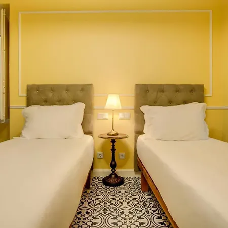 Solar Dos Poetas Guest house Lisbon